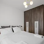 Artmob Coresi Apartman *