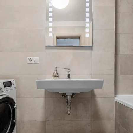 Apartman Artmob Coresi *