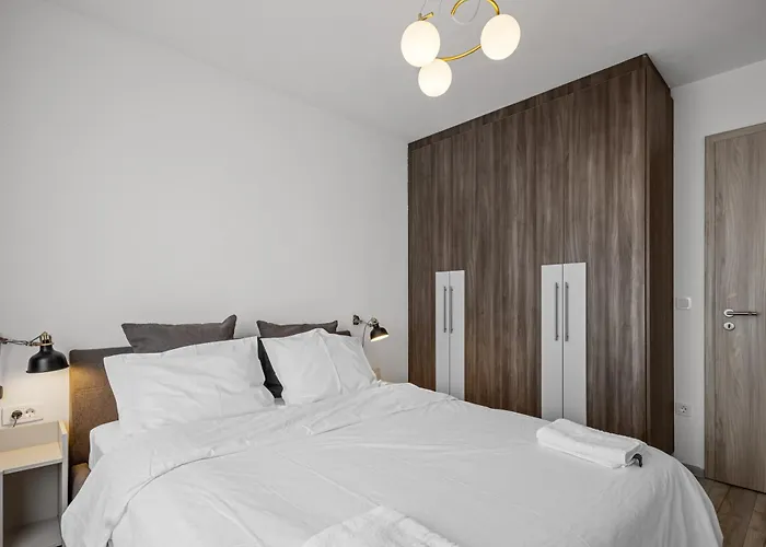 Artmob Coresi Apartment *